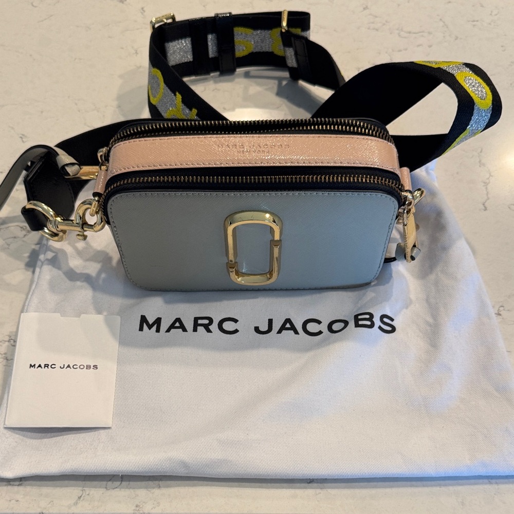 Marc Jacobs Crossbody Bag in Beige and Pink, Authentic